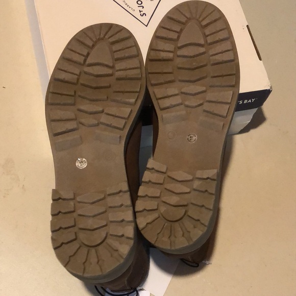 St. John’s Bay Chelsea Boots - Picture 4 of 5